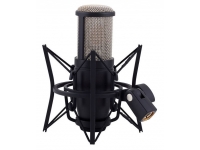 akg-p220_5af94ec573238.jpg
