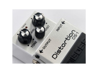 boss-ds-1-wh-distortion-limited-edition_6740674b01189.jpg