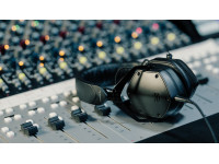 <b>V-MODA M-200 Studio Headphones Cable with Microphone Travel Case</b>
