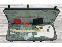 fender-american-pro-stratocaster-mn-olympic-white_5eea1800a6dff.jpg
