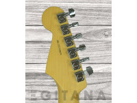 fender-american-professional-ii-maple-fingerboard-black_62307dba58882.jpg