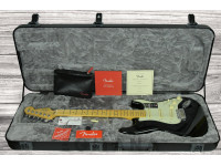 fender-american-professional-ii-maple-fingerboard-black_62307dbc18e79.jpg