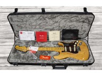 fender-american-ultra-stratocaster-mn-aged-natural_5f15ced25c78b.jpg