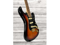 fender-fsr-player-gold-hardware-pau-ferro-fb-3-tone-sunburst_64149de12b2b3.jpg