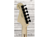 fender-jim-root-jazzmaster-arctwhite_637de74467f1a.jpg