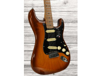 fender-limited-edition-american-ultra-roasted-maple-fingerboard-honey-burst_66827148d45e5.jpg