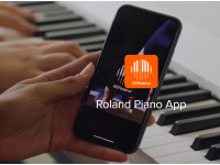 <b>Roland RP-107 Piano Eletrónico preto USB Bluetooth 88 teclas app Roland Piano BEST-SELLER</b>